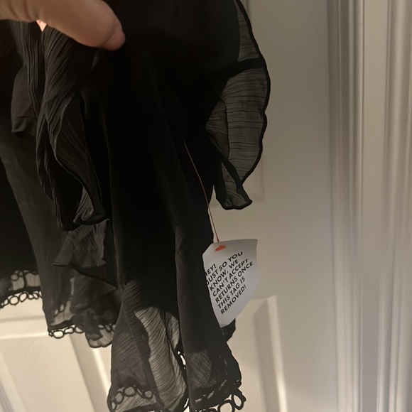Poshmark black dress super flattering - Picture 2 of 4